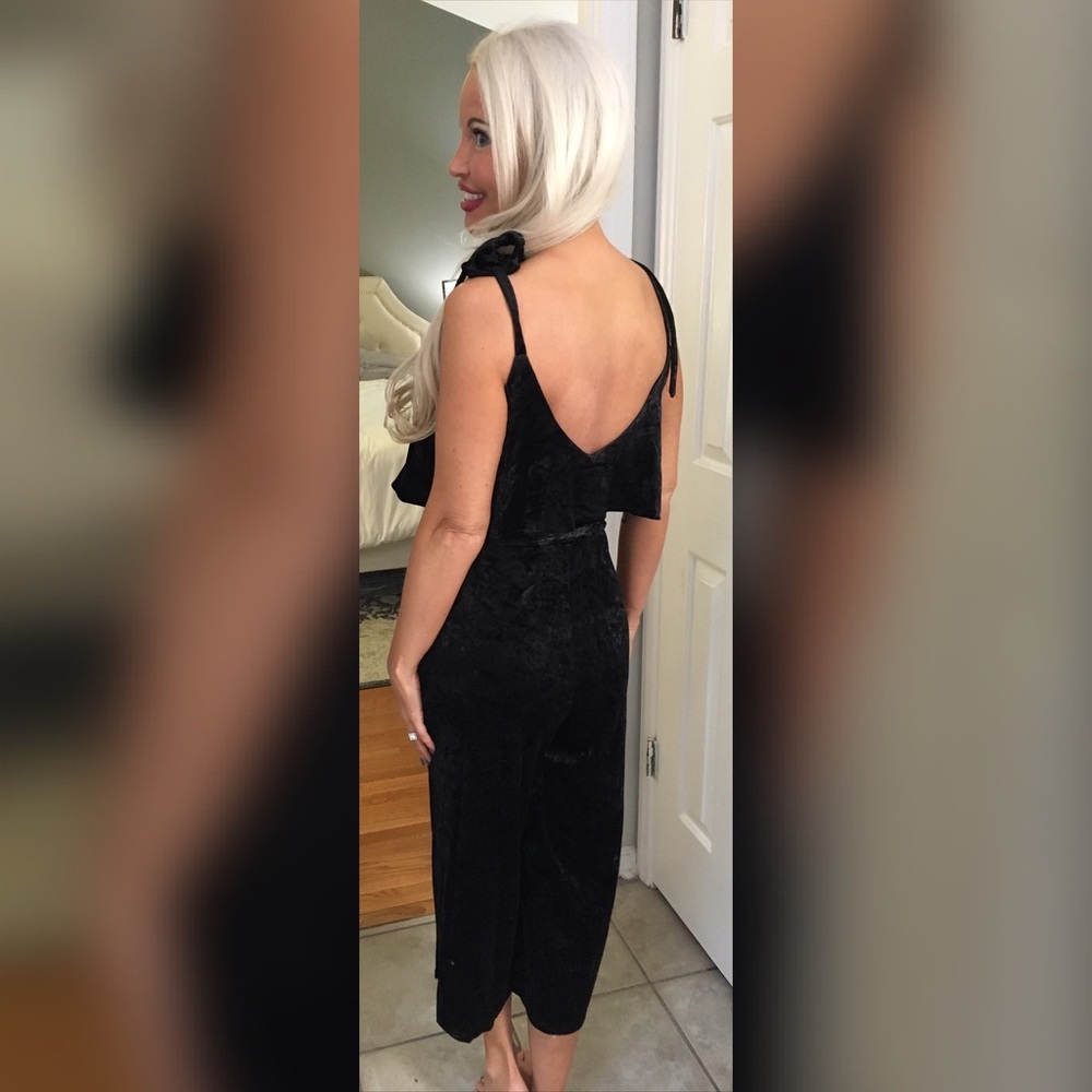 ❤️LAST 1! Black Velvet Tie Top Jumpsuit! - Picture 3 of 4
